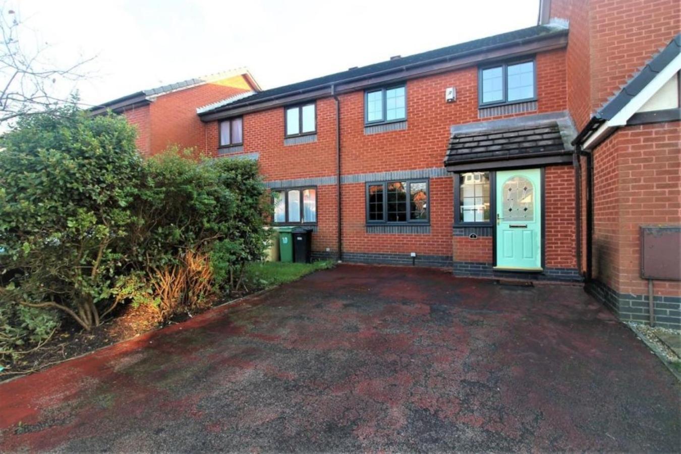 Sevenoaks Villa Болтън Екстериор снимка